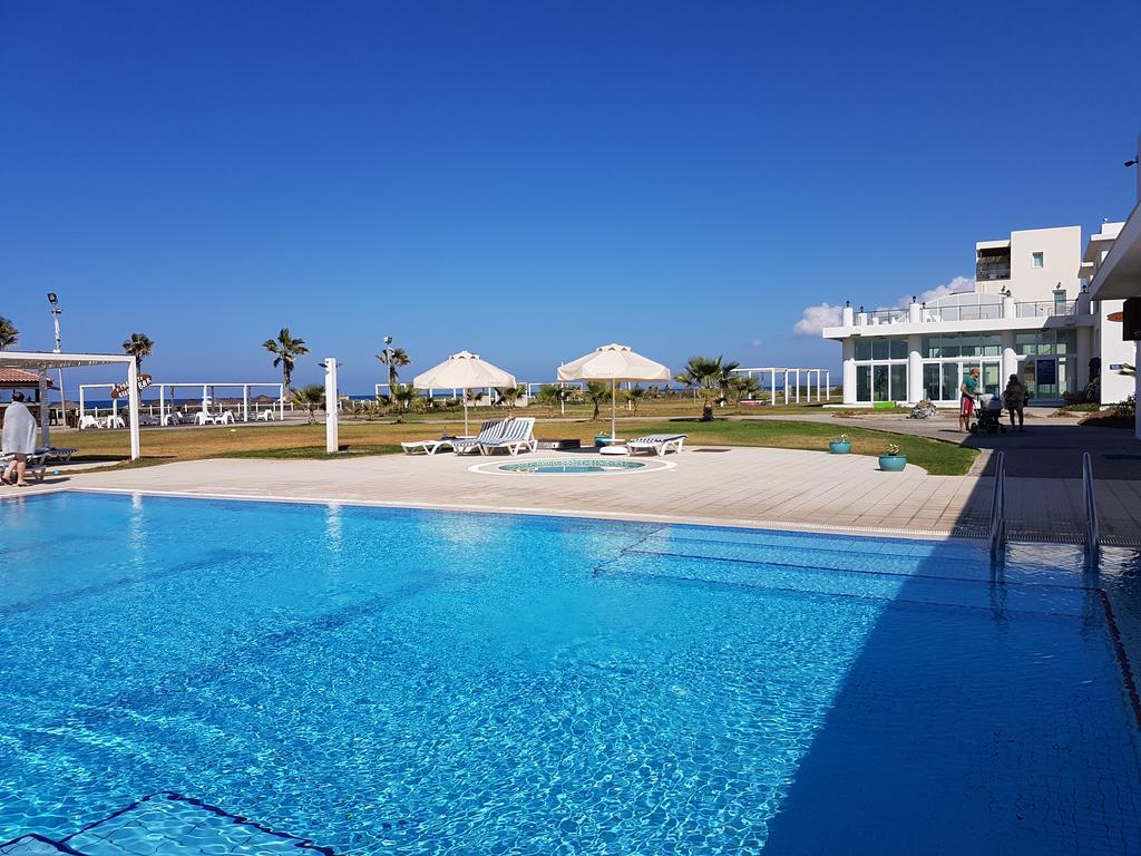 Aphrodite Beachfront Penthouse Apartment Ghaziveran Exterior foto